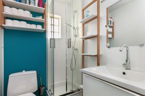 Shower - Studio Emma – Sea View with Terrace (Le Croisic)