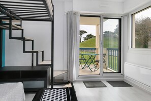 Room - Studio Emma – Sea View with Terrace (Le Croisic)