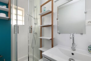 Shower - Studio Emma – Sea View with Terrace (Le Croisic)