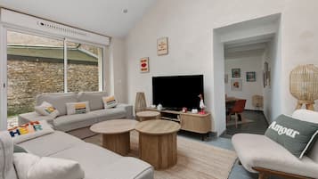 Tv, eldstad och tv-spel