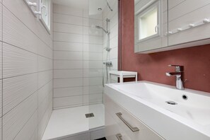 Shower, hair dryer - Maison & Happiness in the Heart of the Salt Marshes (Batz-sur-Mer)