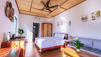 Villa, 3 chambres, vue jardin | Bureau, fer et planche à repasser