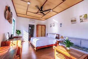 Villa, 3 chambres, vue jardin | Bureau, fer et planche à repasser