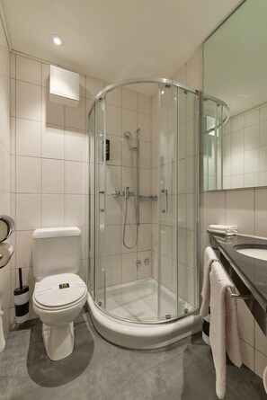 Superior Studio, Ensuite, City View | Bathroom