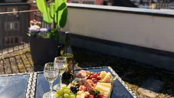 Junior-Studiosuite, Terrasse, Stadtblick | Blick von der Unterkunft