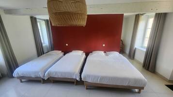 Family Room, Pool View | Free WiFi