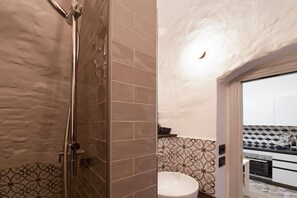 Shower, hair dryer, towels - Magic & Light in the Heart of Sanremo (Sanremo)