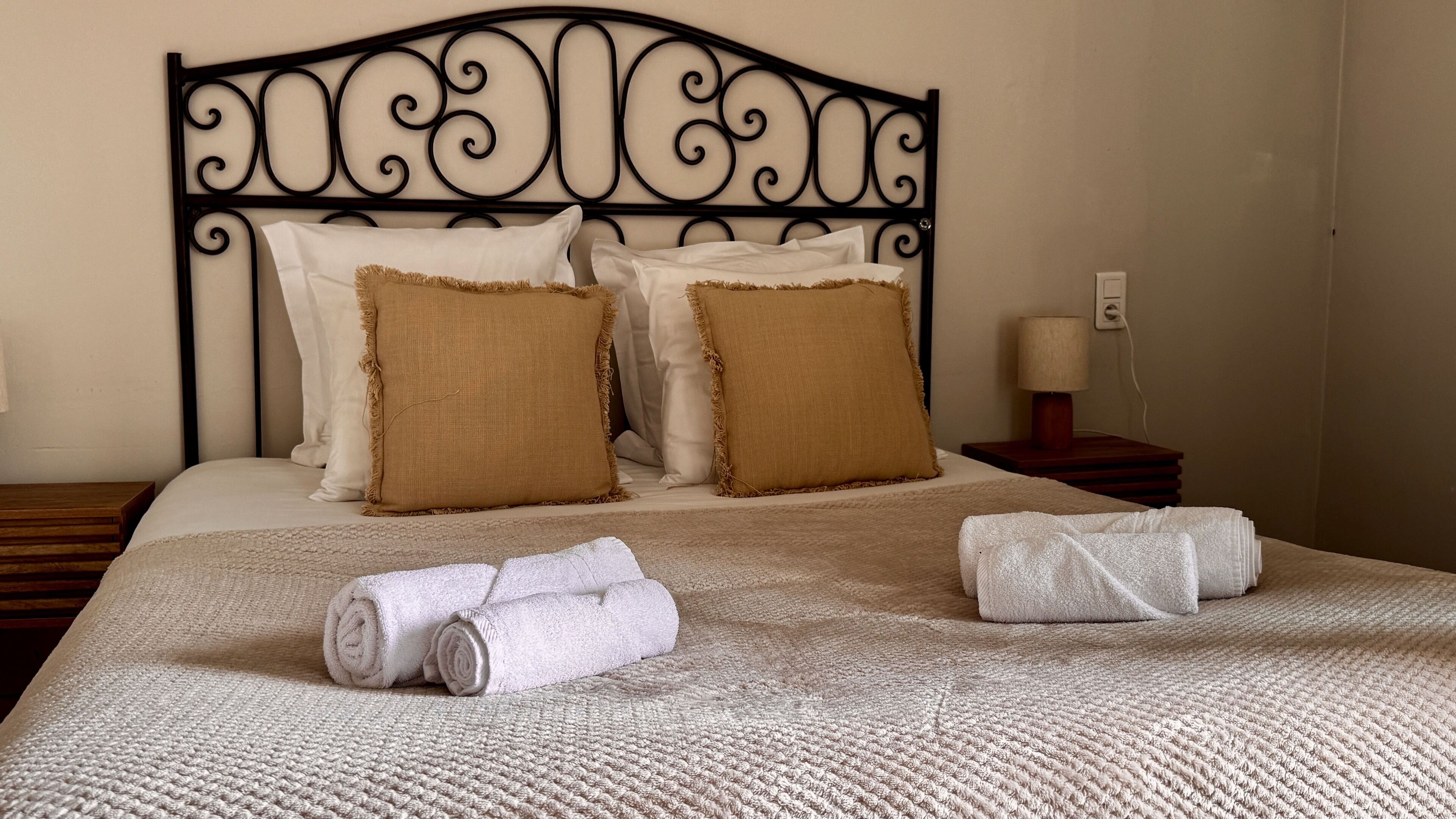 Double Room, 1 Queen Bed, Balcony, River View | In-room safe, blackout drapes, iron/ironing board, free WiFi