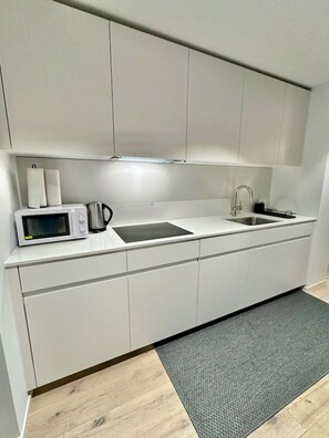 Unclassified image, 4 of 54, button