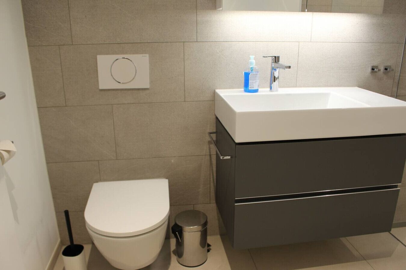 Amenidades de baño gratuitas y secadora de cabello 