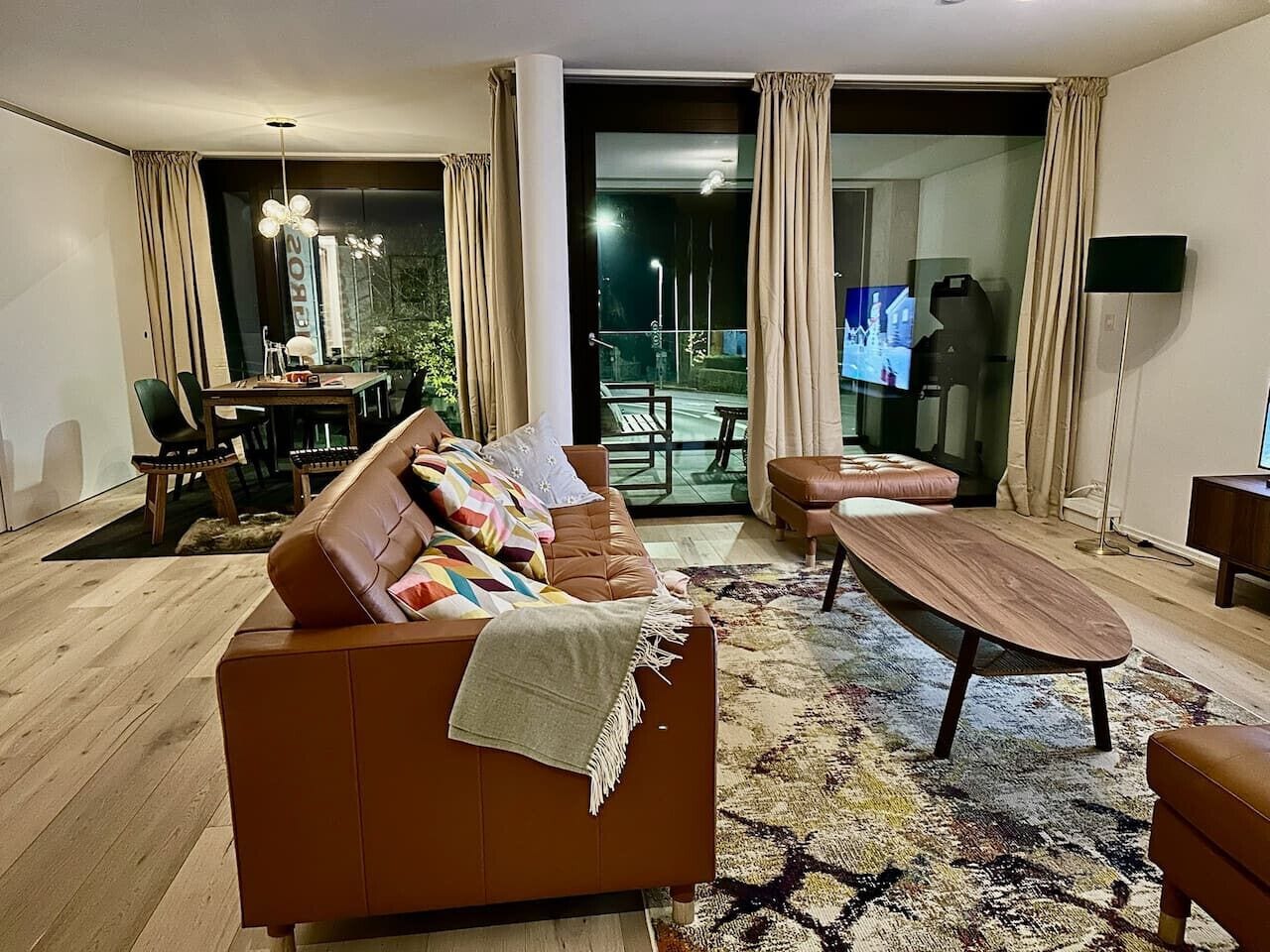 Fernseher, Stereoanlage