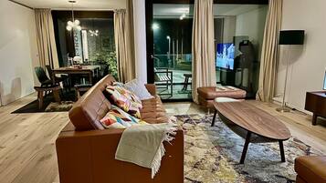 Fernseher, Stereoanlage