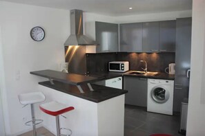 Refrigerador, microondas, horno y lavavajillas 