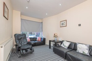 Smart TV - Bright 3Bed Home Near Headingley Stadium & Station (Leeds)
