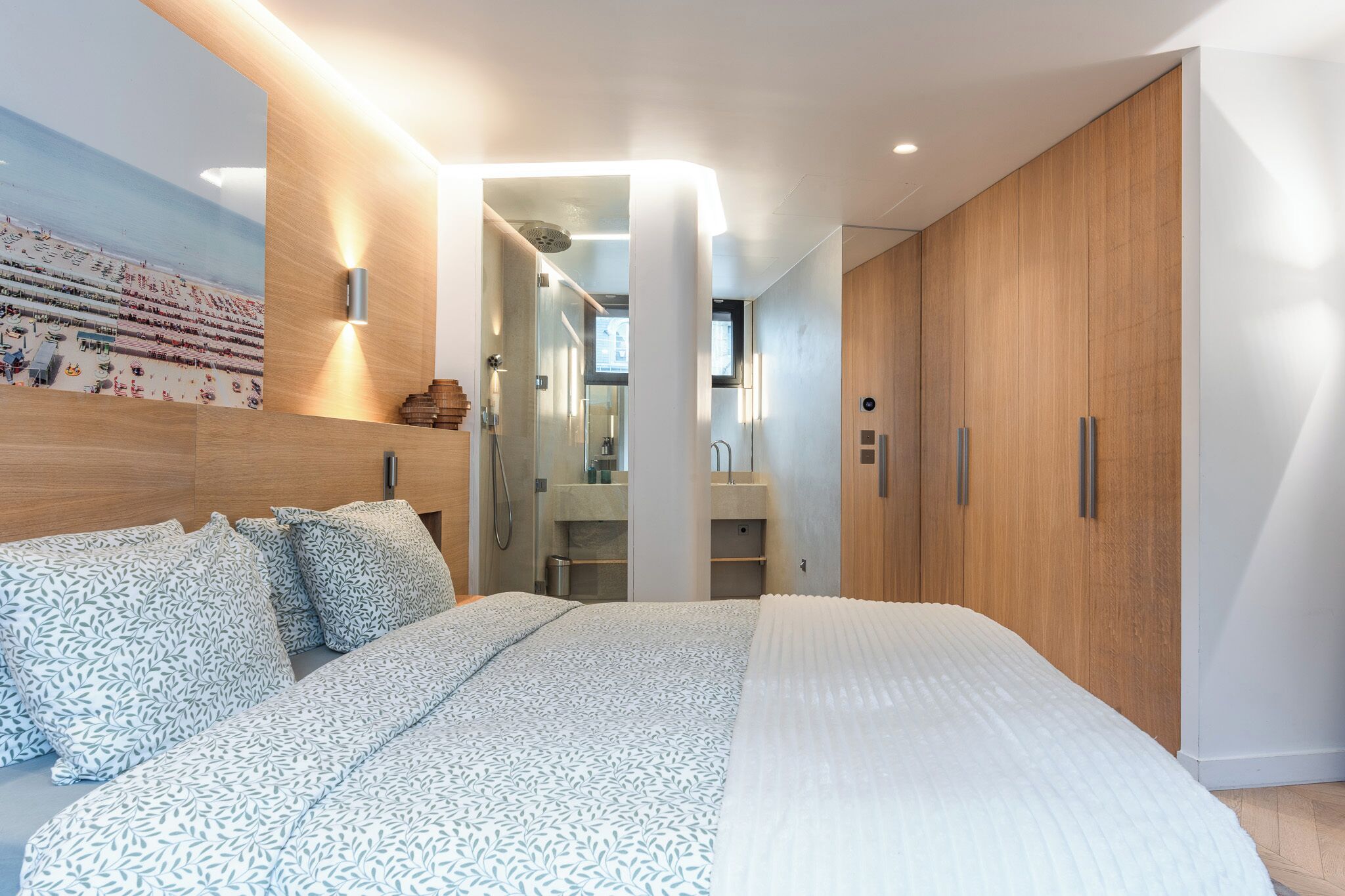 Bureau, fer et planche à repasser, lit parapluie, Wi-Fi gratuit