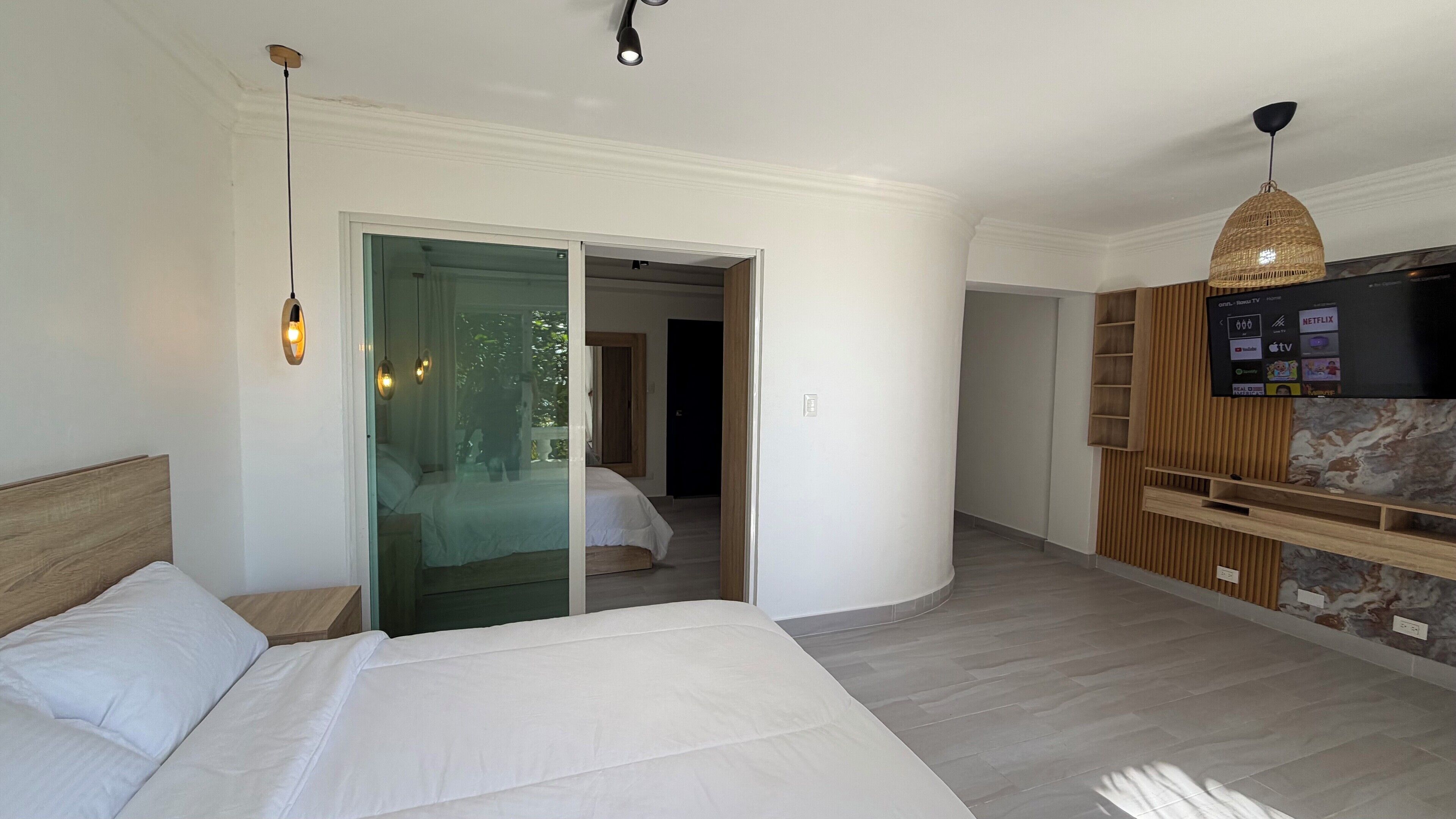 Familie tweepersoonskamer, balkon, uitzicht op het strand | Terras