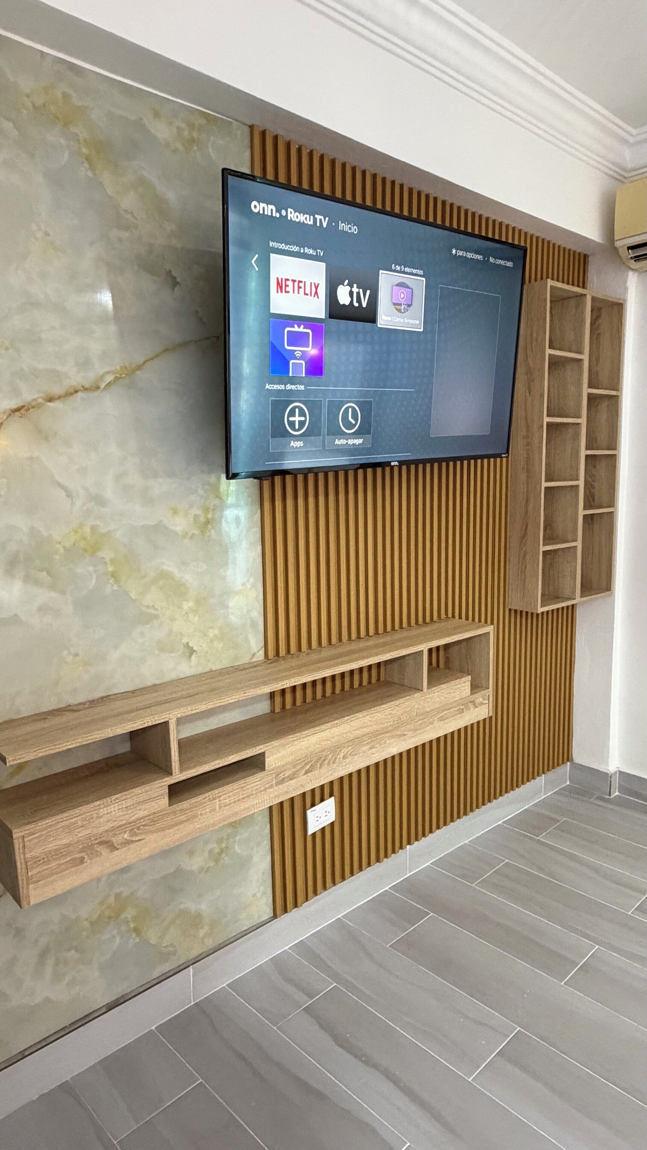 Studiosvit Comfort - balkong - utsikt mot staden | Sängtillbehör av högsta kvalitet, duntäcken och bäddmadrasser