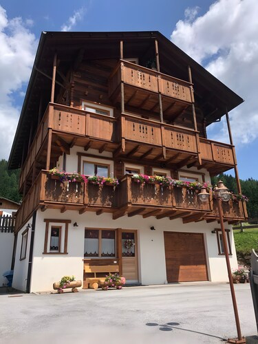 Ferienhaus 'Tabià Padola' mit Bergblick