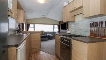 Cookware/dishes/utensils