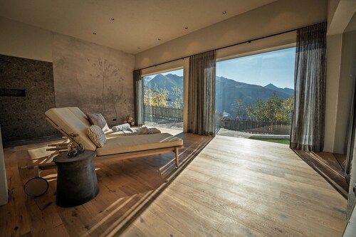 Chalet 'Bergchalet A N D E R S' with Mountain Views, Private Terrace and Wi-Fi