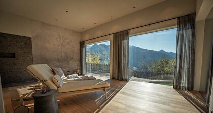 Chalet 'Bergchalet A N D E R S' with Mountain Views, Private Terrace and Wi-Fi