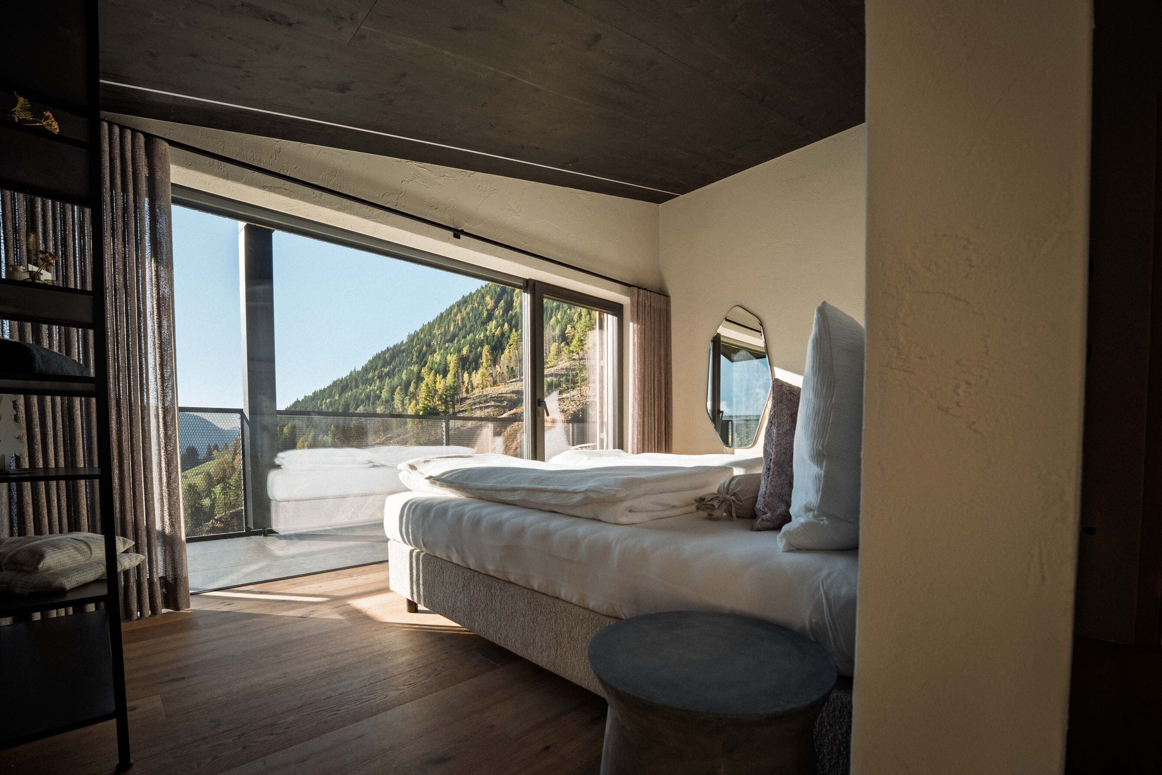 4 bedrooms, WiFi, bed sheets