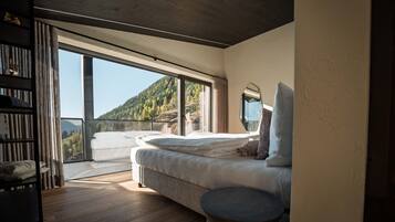 4 bedrooms, WiFi, bed sheets