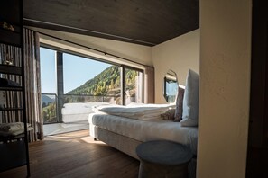 4 bedrooms, WiFi, bed sheets