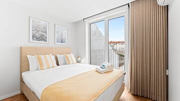 Iron/ironing board, internet, bed sheets