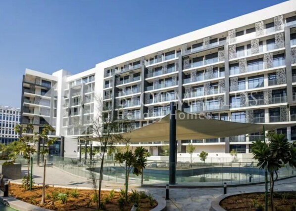 Exterior - 432 Bloomfields Deluxe STU Gate Masdar (Abu Dhabi)