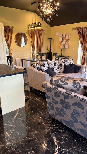 TV, fireplace - Perfect 1-bedroom lodge in Tulla for a relaxing getaway surrounded by woodlands (TULLA)