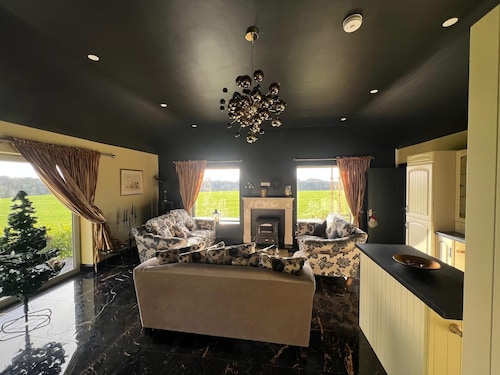 Perfect 1-bedroom lodge in Tulla for a relaxing getaway surrounded by woodlands