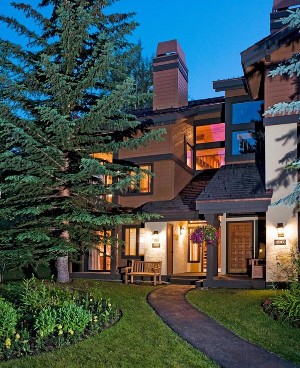 Exterior - Ridgepoint Townhome 090 (Beaver Creek)