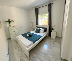 3 habitaciones, caja de seguridad en la habitación y escritorio 