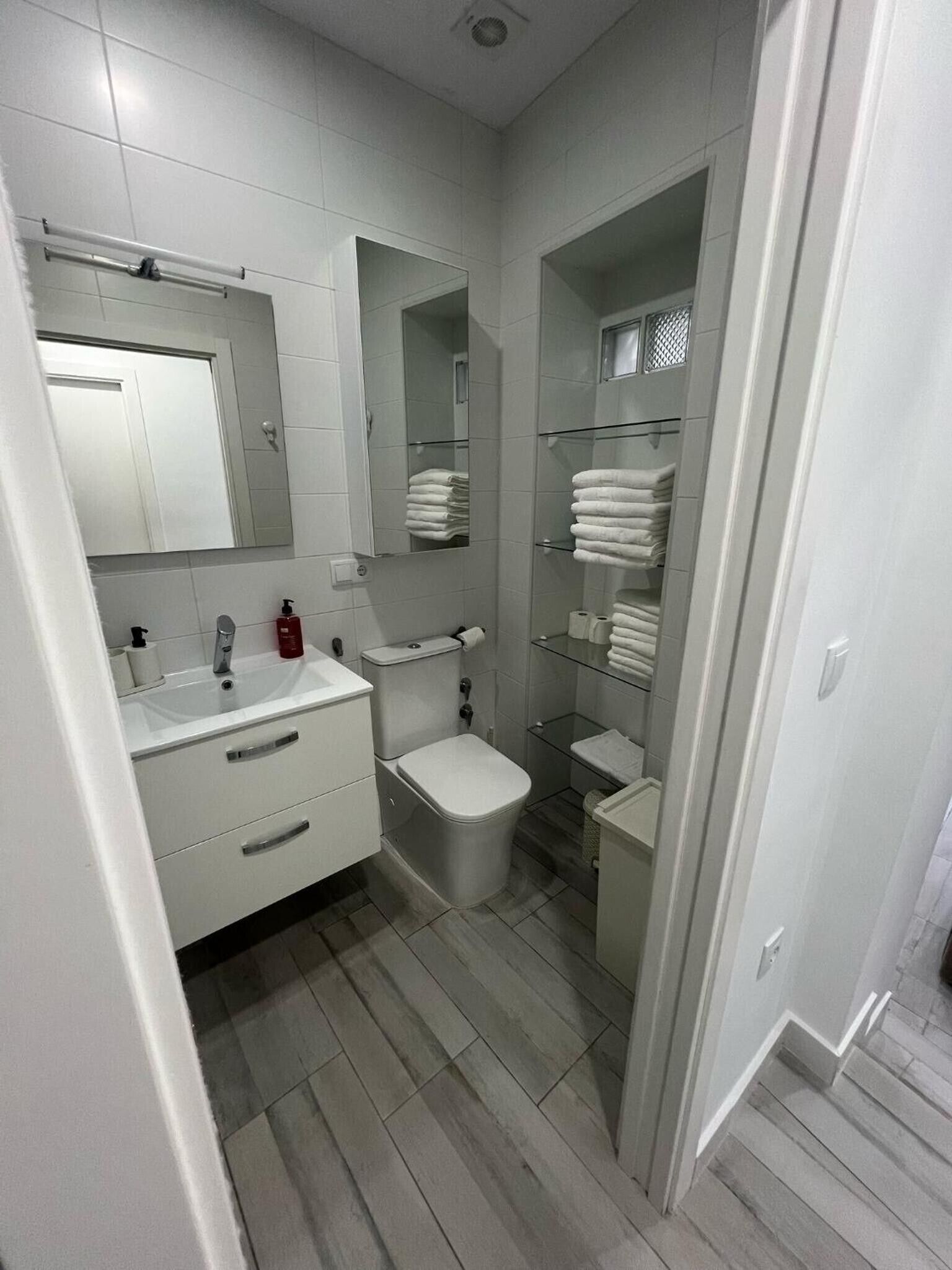 淋浴设施、吹风机、毛巾