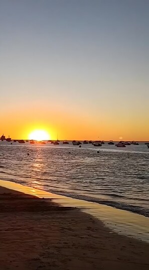Beach nearby - 'Bajo De Guía' Apartment with Wi-Fi and Air Conditioning (Sanlúcar de Barrameda)