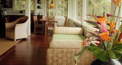 Rustic retreat with panoramic views at Pu'u O Hoku Ranch