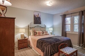 3 bedrooms, internet, bed sheets