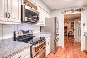 Fridge, microwave, stovetop, dishwasher