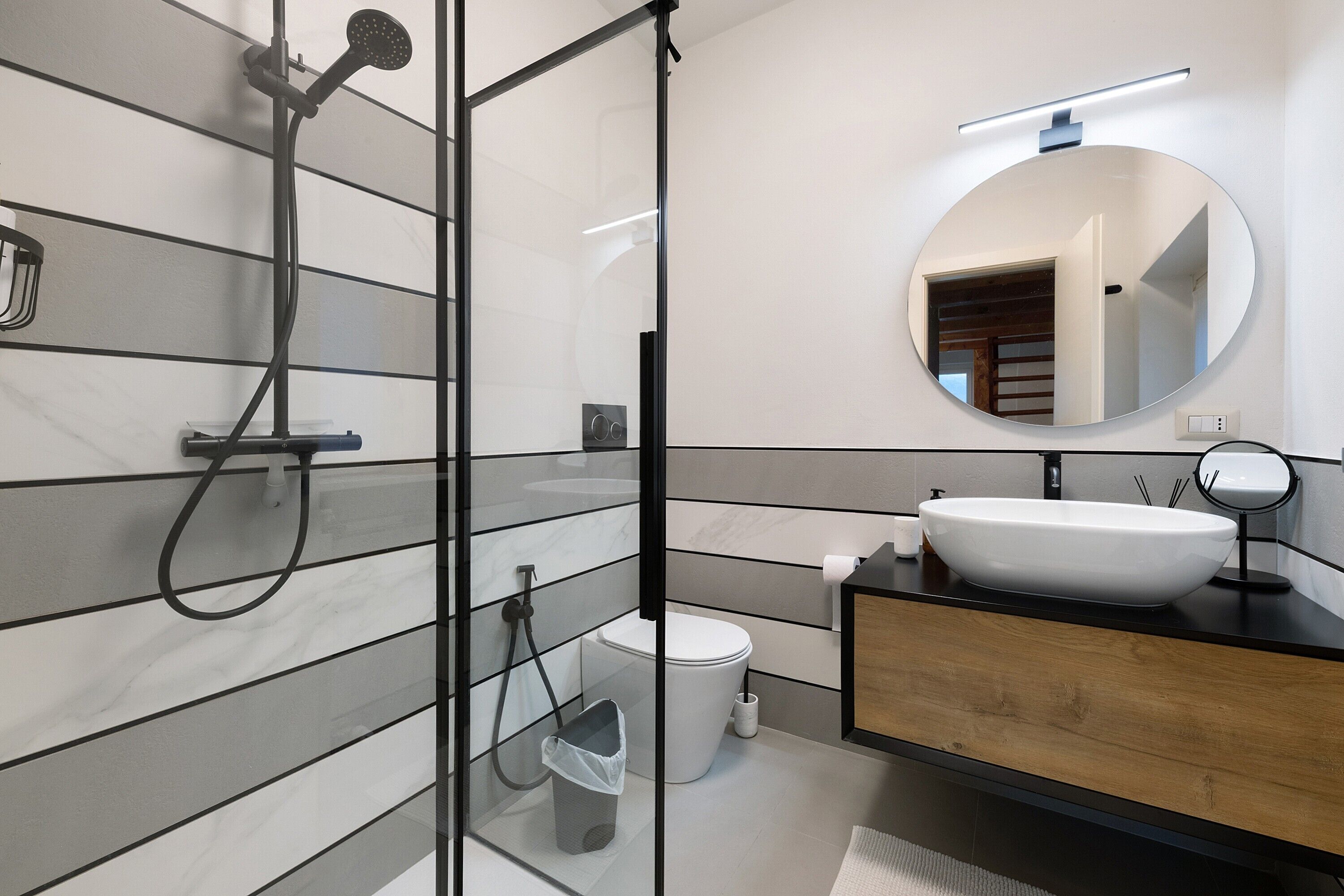 Doccia, asciugacapelli, asciugamani