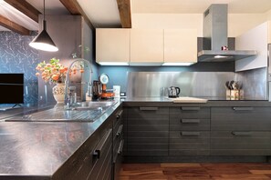 Fridge, microwave, oven, stovetop