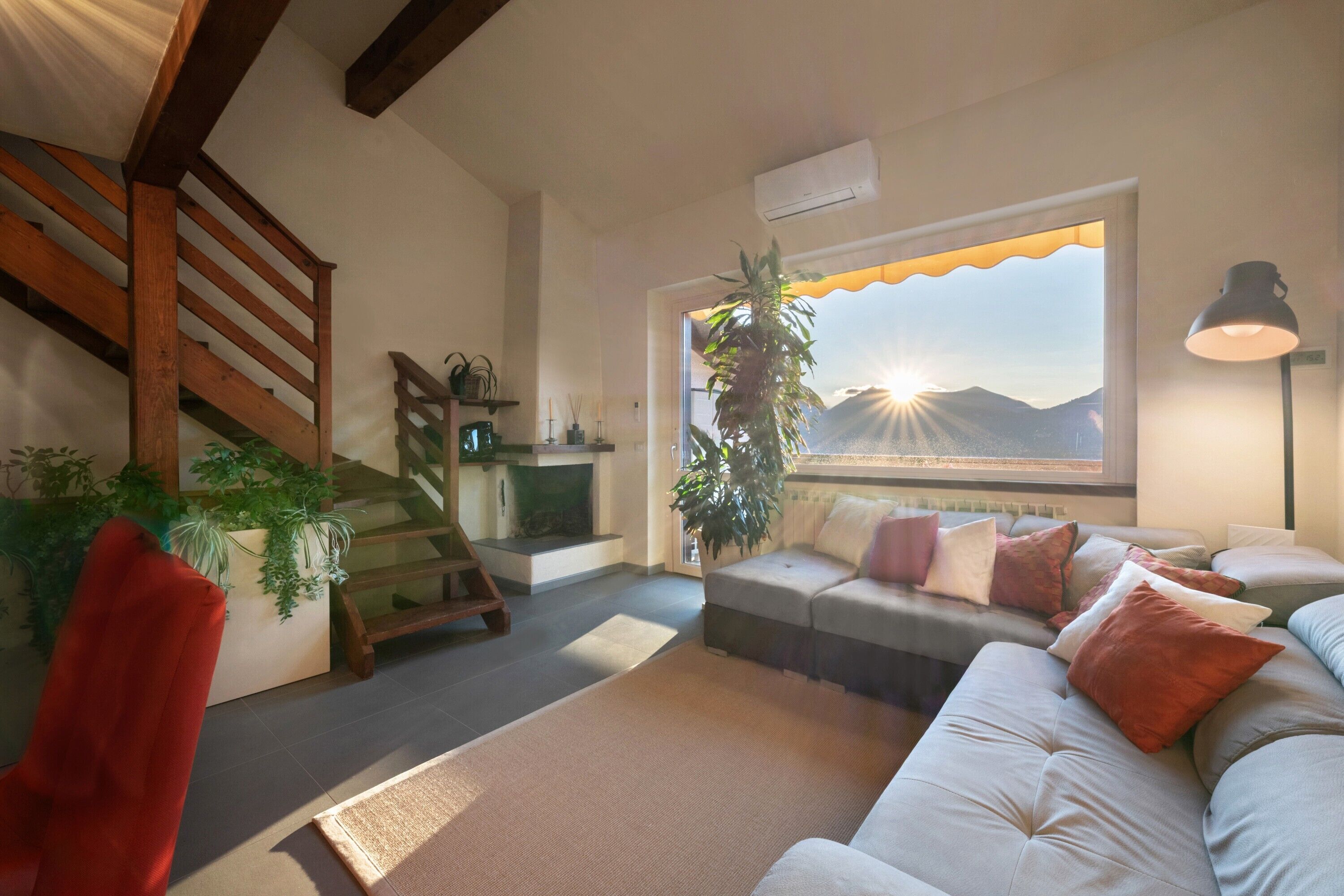 Fernseher, Kamin, Videospiele, Stereoanlage