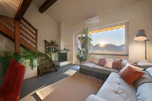 TV, fireplace, video games, stereo