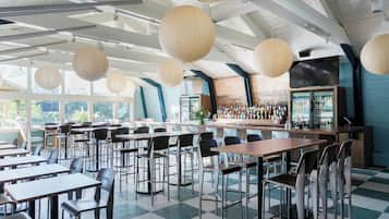 Bar (en la propiedad)