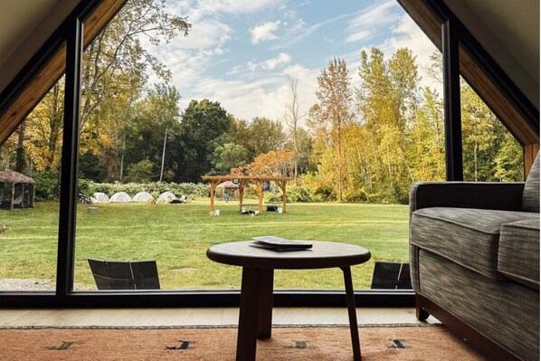 المنشأة من الداخل