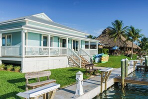 Exterior - Perfect Find! Outdoor Pool, Free Breakfast, Pets Are Welcome! (Marathon)