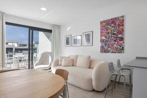 Living area - Apartment 'Casa África' with Shared Pool, Wi-Fi and Air Conditioning (Barbate)