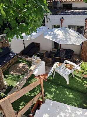 Terrace/patio - Mia House Vacation Home – 3 Bedrooms, Private Courtyard, Near the Sea (Santa Teresa Gallura)
