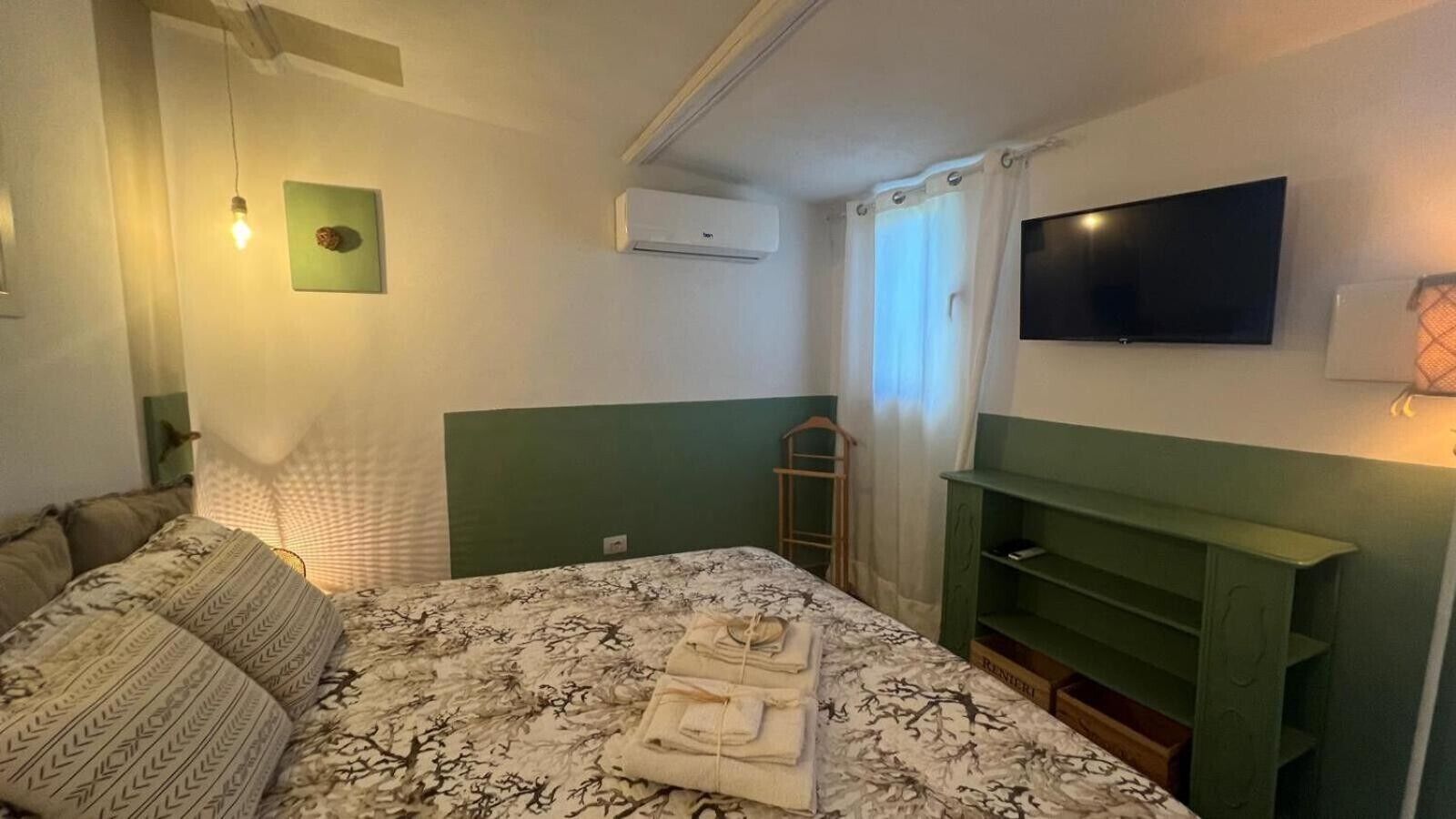 Fer et planche à repasser, Wi-Fi, draps fournis