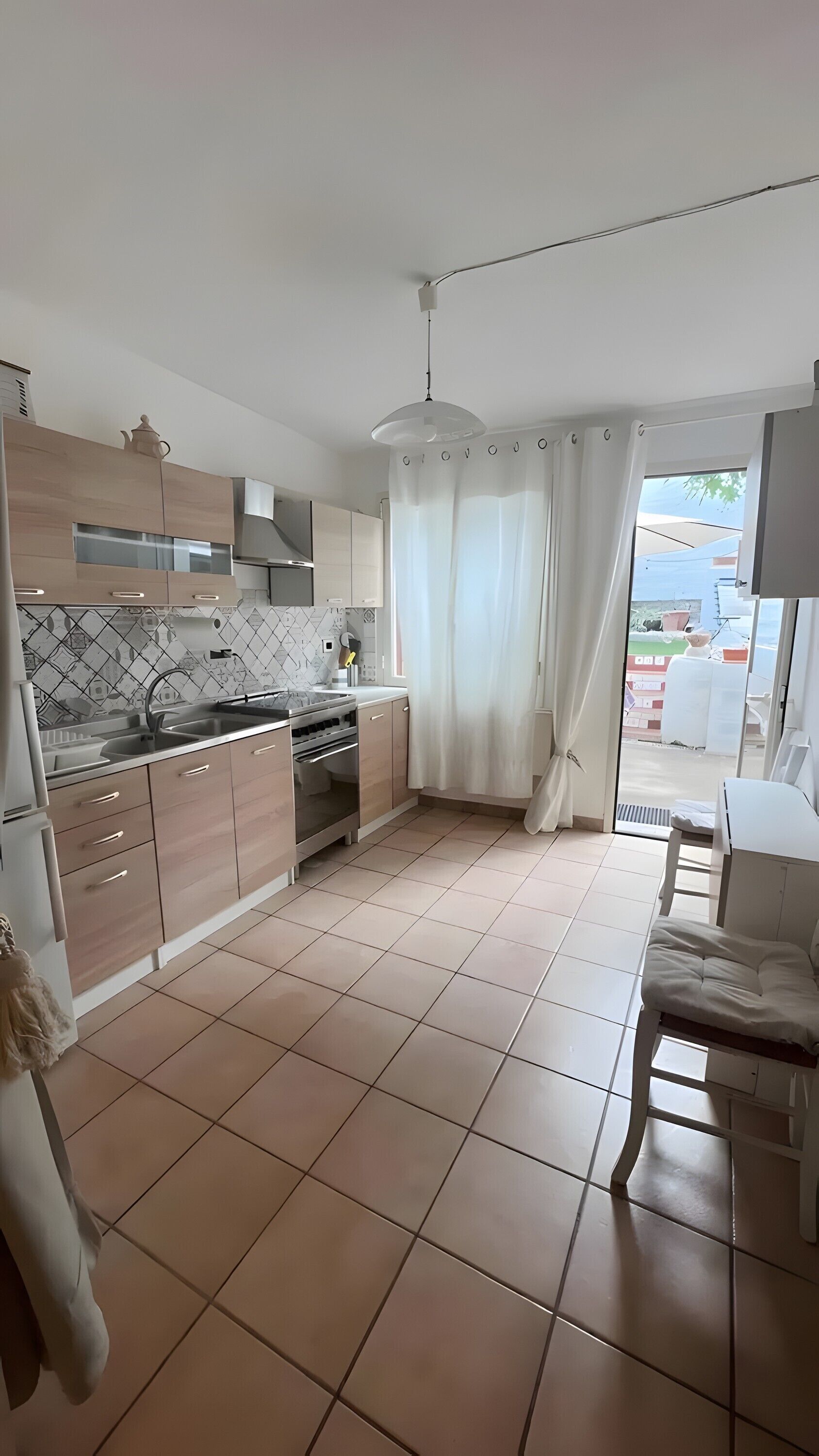 Kylskåp, mikrovågsugn, ugn och spishäll